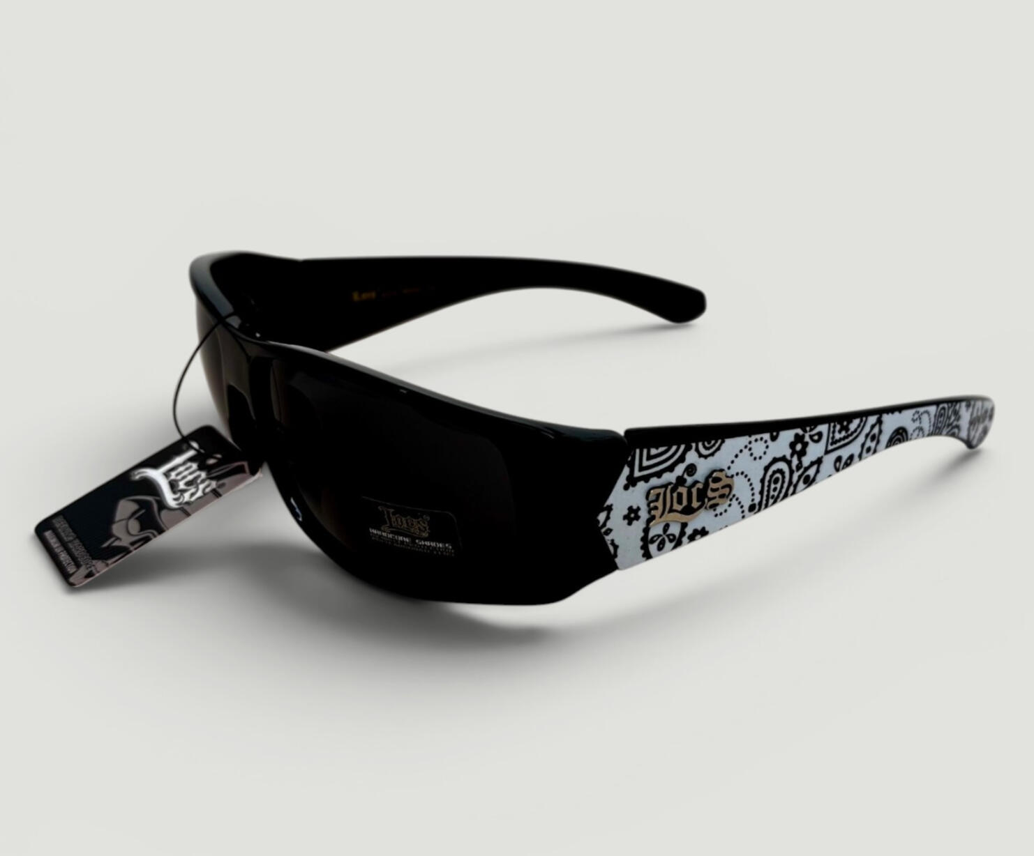 Lunettes de soleil Locs noires enveloppantes avec motifs bandana blanc sur les branches style West Coast